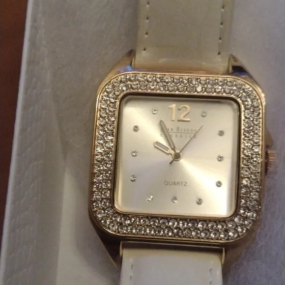 Joan Rivers Watch - Picture 4 of 4
